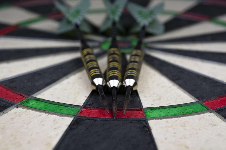 darts set red dragon