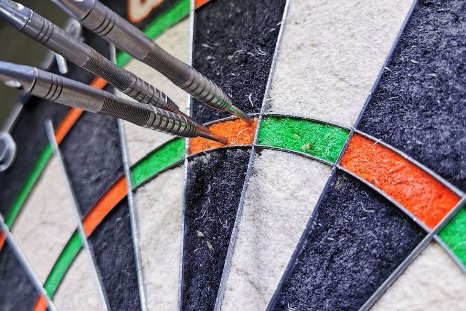 winmau elektra darts