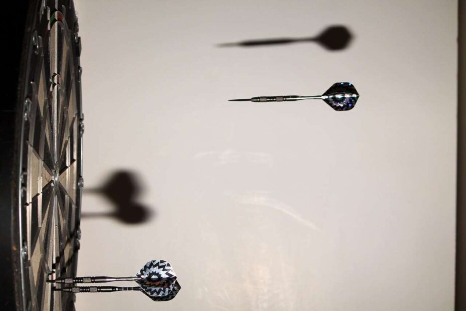Electronic dartboard calibration for miscounts